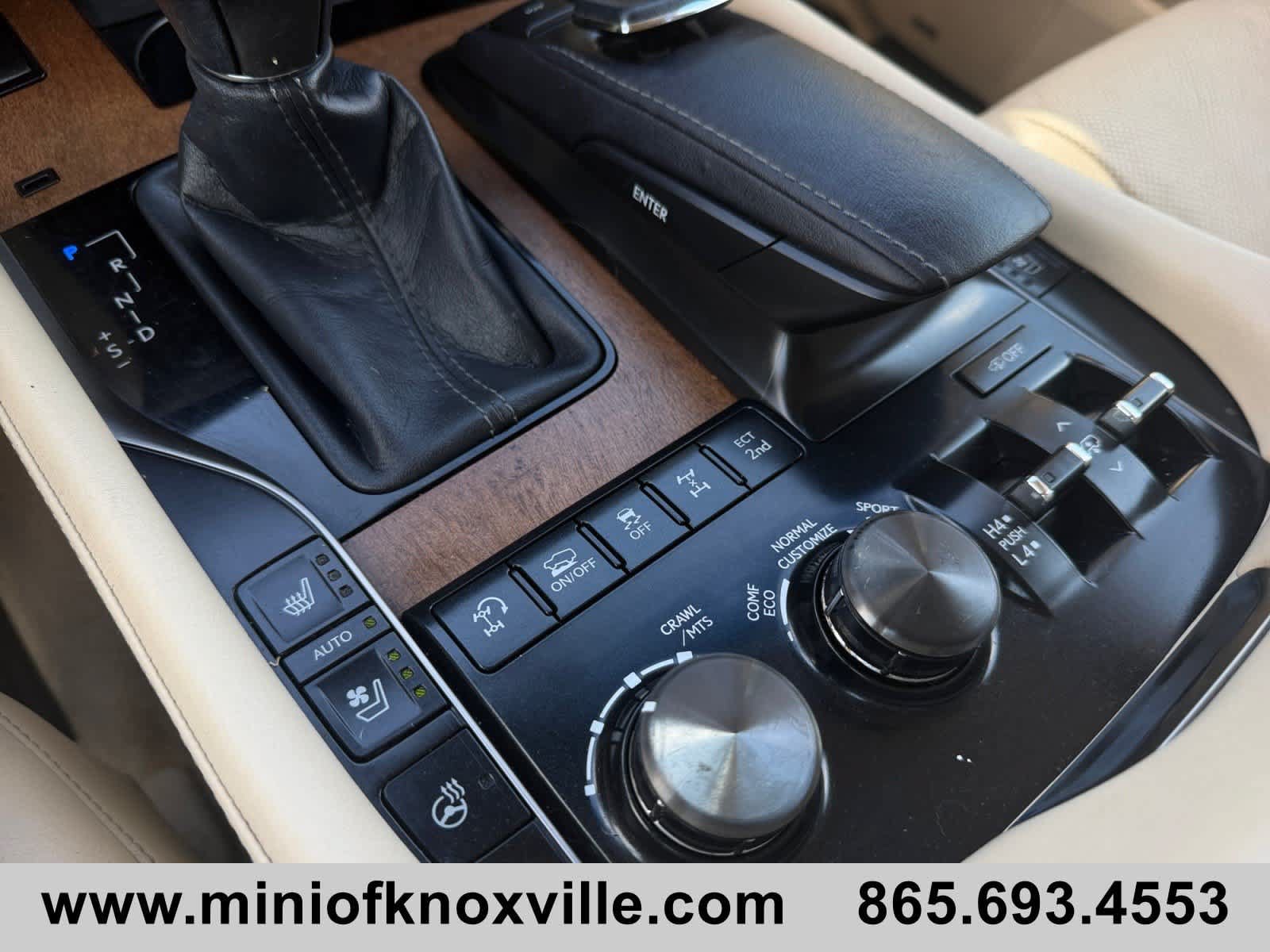 Used 2017 Lexus LX 570 4WD w/ Luxury Package image 32