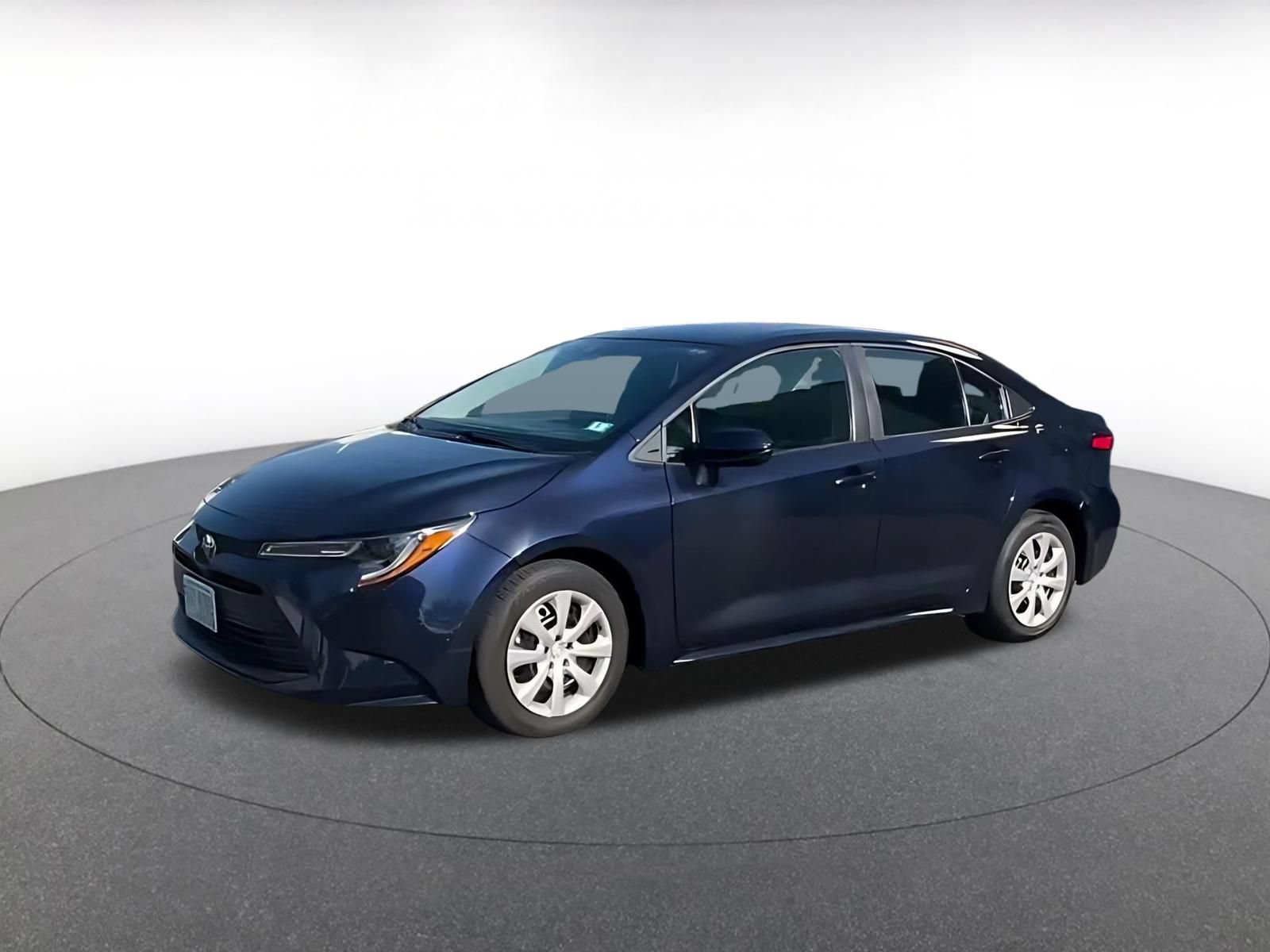 Used 2025 Toyota Corolla LE FWD image 6
