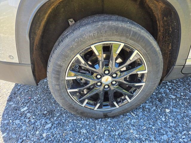 Used 2024 Chevrolet Traverse LT w/ Enhanced Driving Package AWD/4WD image 28