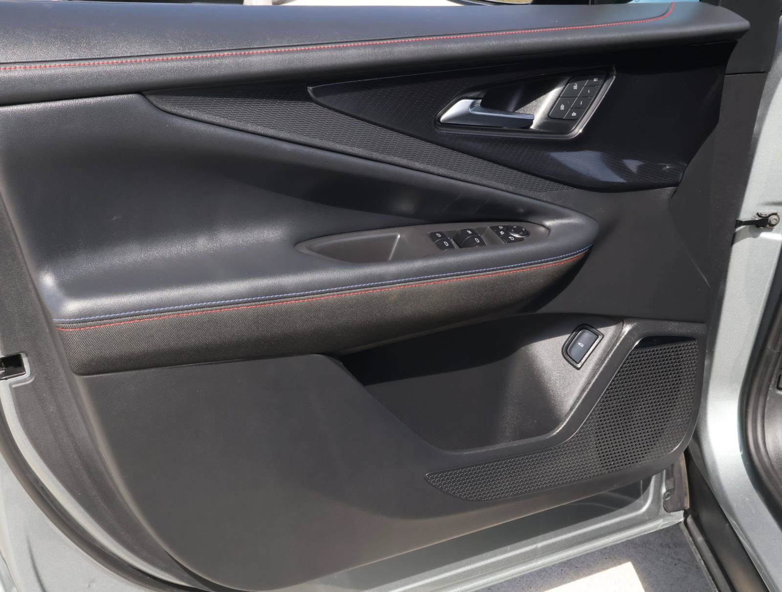 Used 2025 Chevrolet Blazer EV RS RWD image 18