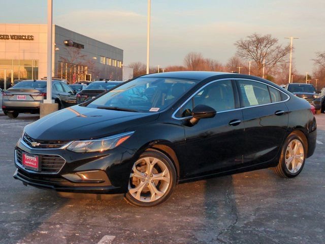 Used 2018 Chevrolet Cruze Premier image 2