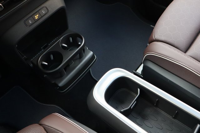 Used 2025 Volkswagen ID. Buzz Pro S Plus image 31