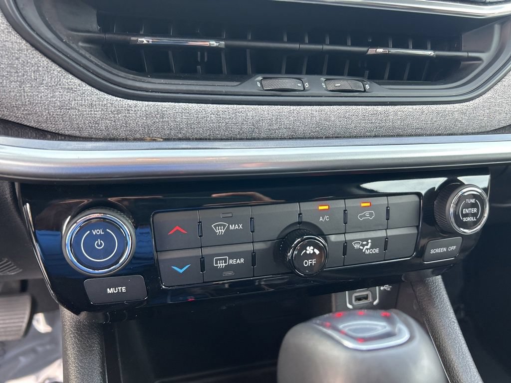Certified 2022 Jeep Compass Latitude AWD/4WD image 38
