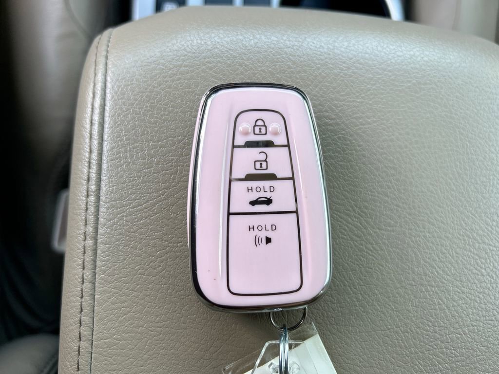 Used 2022 Toyota 4Runner Limited AWD/4WD image 42
