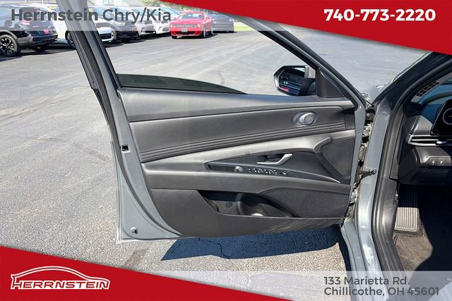 Used 2024 Hyundai Elantra SEL w/ Convenience Package FWD image 11