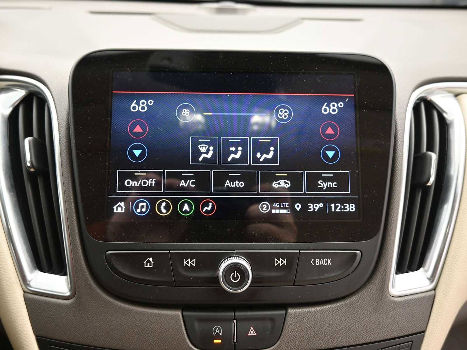 Used 2024 Chevrolet Malibu LT image 17