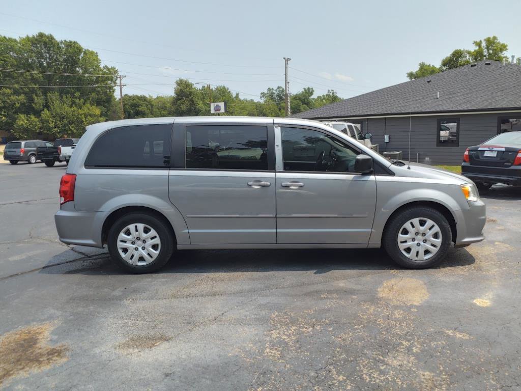 Used 2015 Dodge Grand Caravan SE w/ Quick Order Package 29E SE image 2