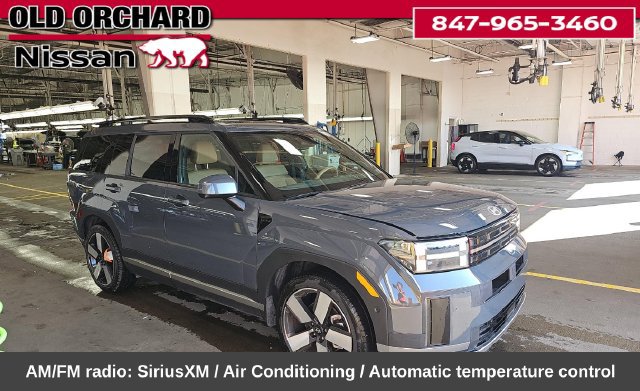Used 2025 Hyundai Santa Fe Limited AWD/4WD image 2