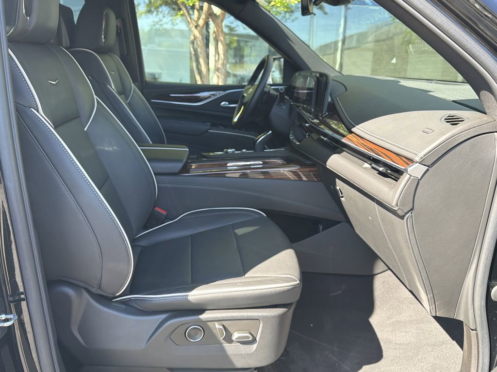 Certified 2021 Cadillac Escalade ESV Premium Luxury image 13