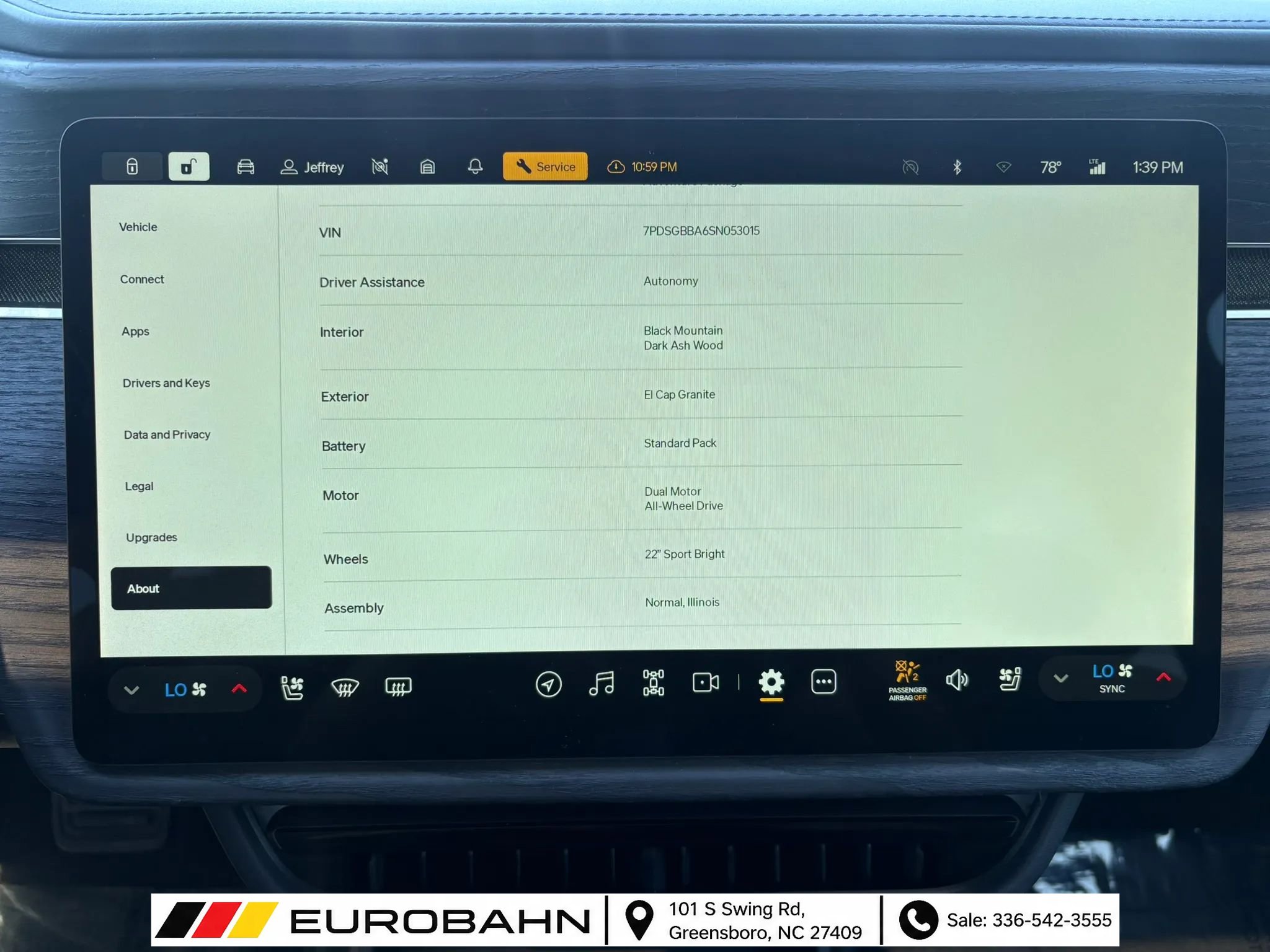 Used 2025 Rivian R1S Adventure Dual AWD/4WD image 21