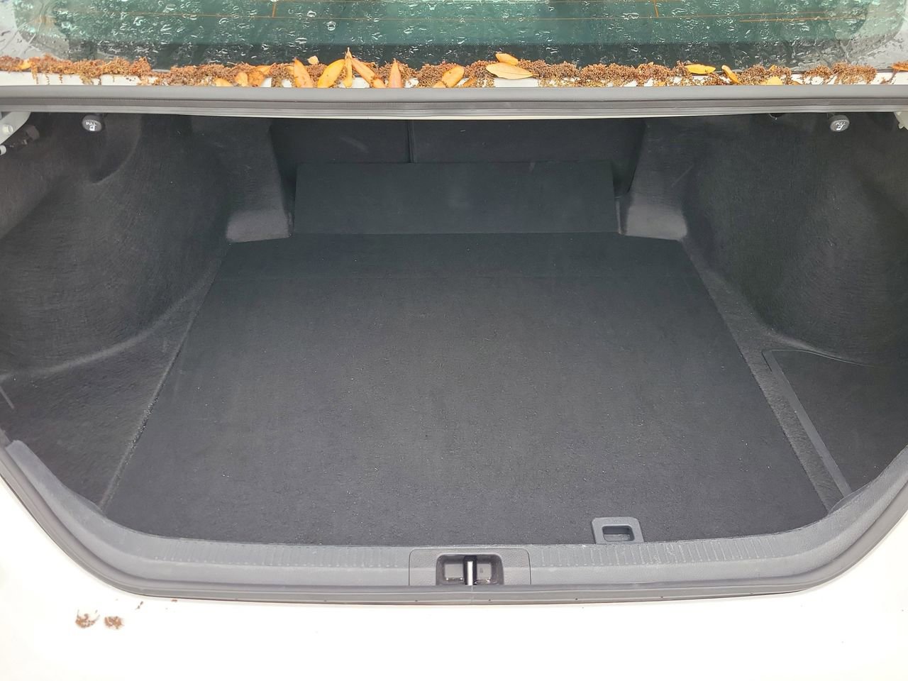 Used 2025 Toyota Camry LE image 9