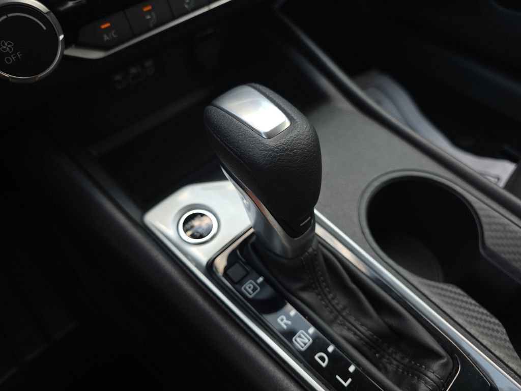 Used 2025 Nissan Altima 2.5 SV FWD image 22