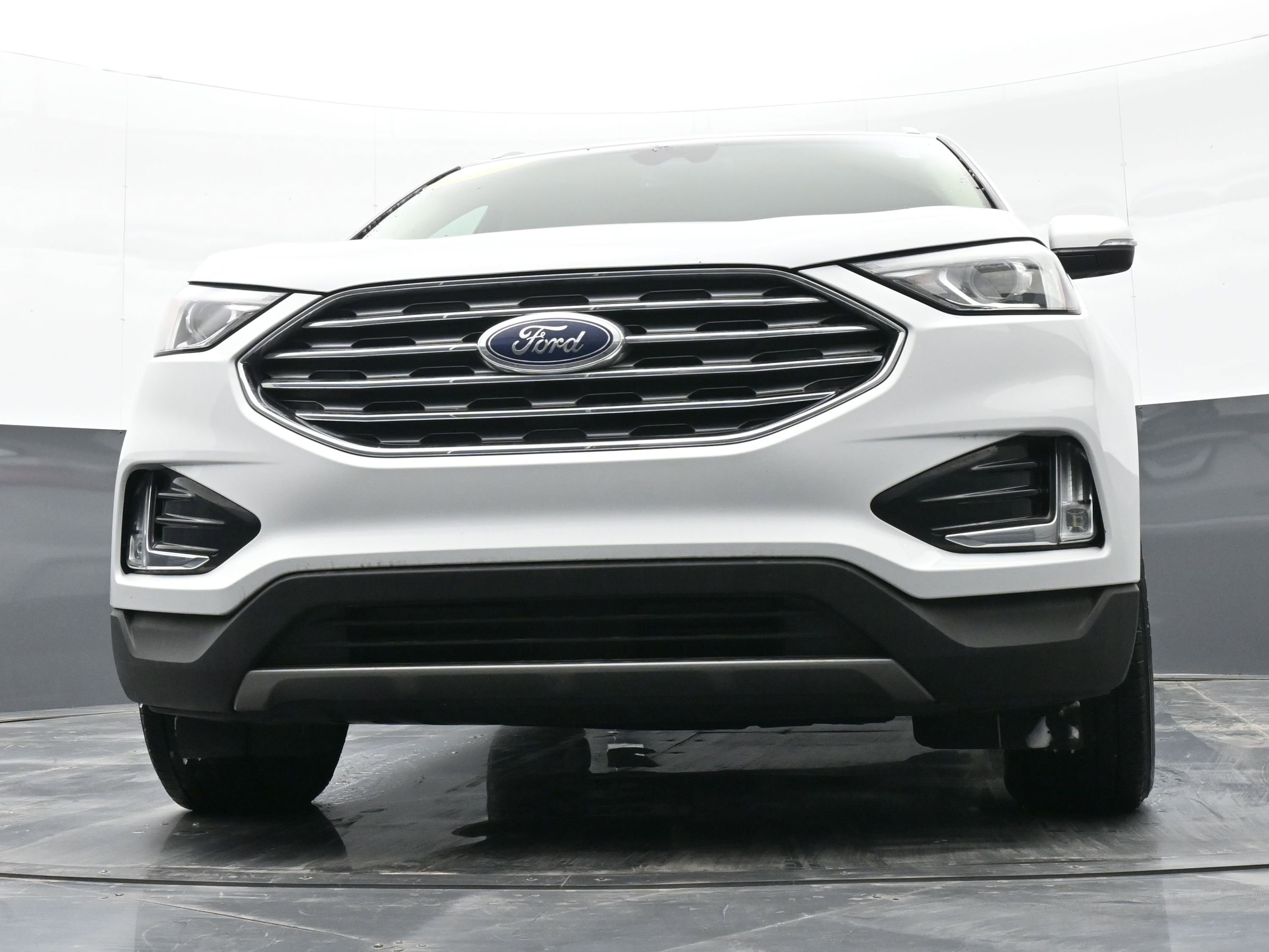 Used 2020 Ford Edge SEL image 38