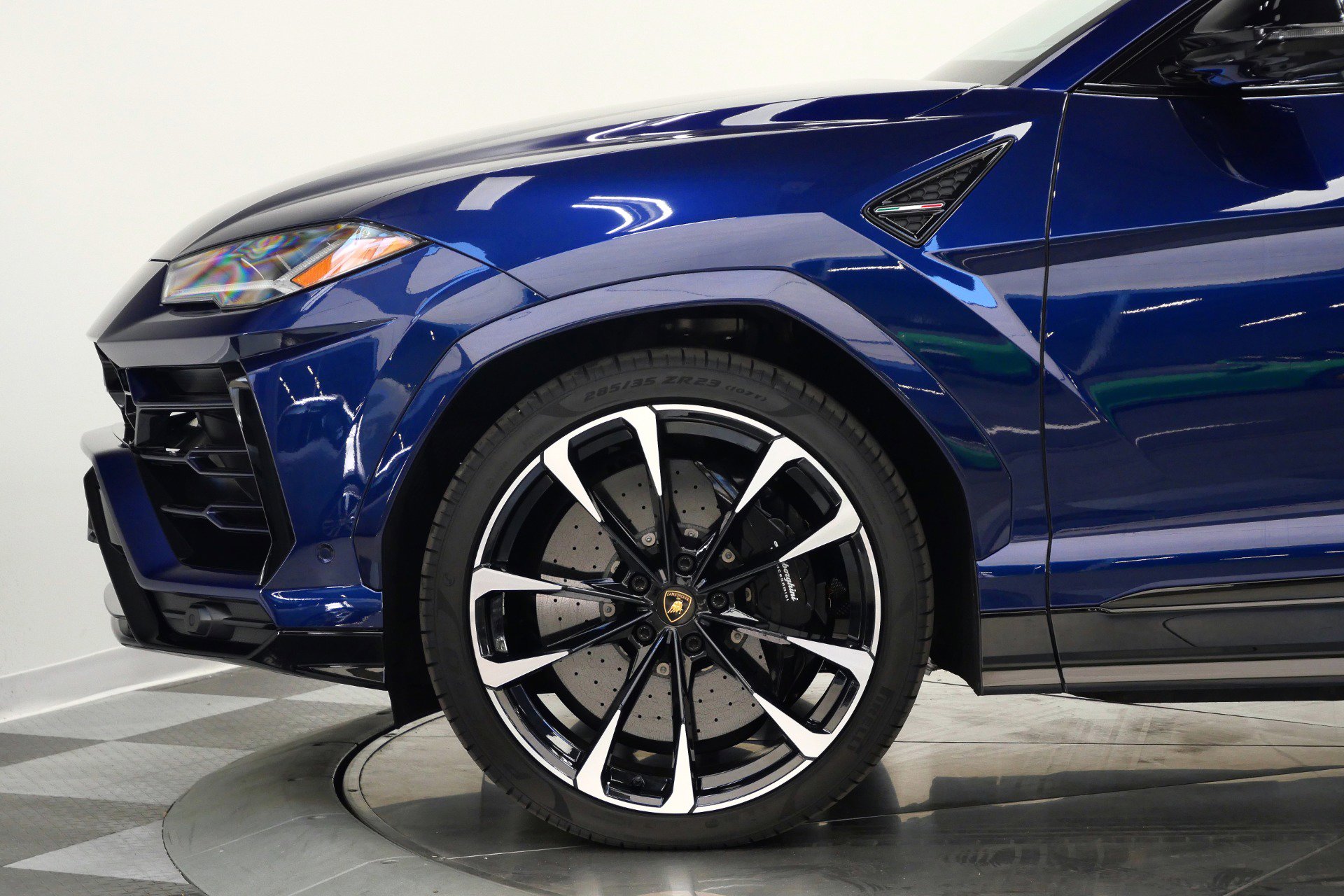Used 2022 Lamborghini Urus AWD/4WD image 51