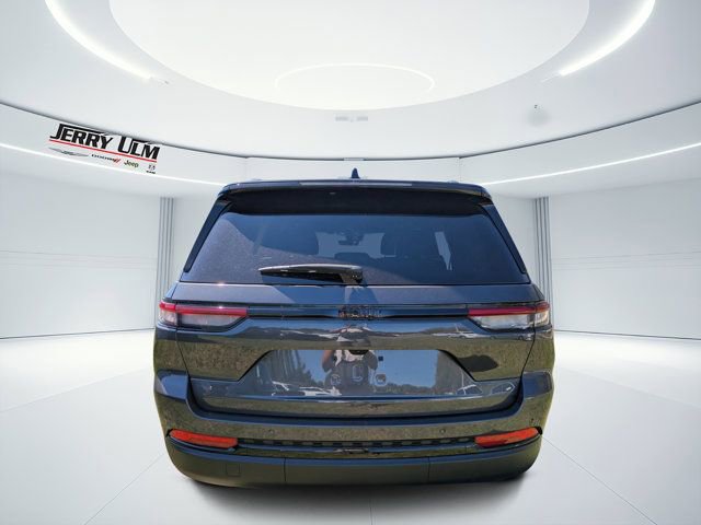 New 2025 Jeep Grand Cherokee Altitude image 4