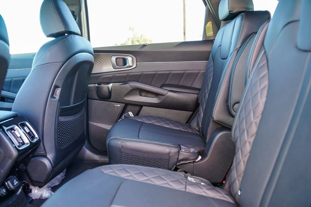 Certified 2026 Kia Sorento SX Prestige AWD/4WD image 19