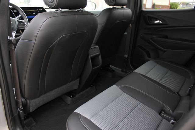 Used 2025 Chevrolet Trax LT w/ Driver Confidence Package image 20