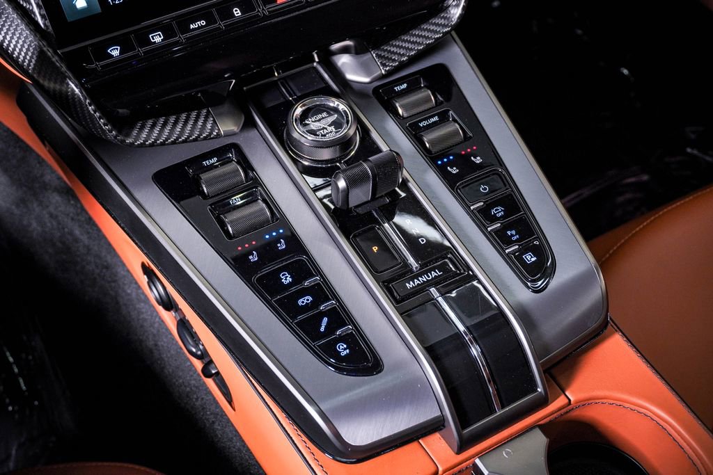 Used 2025 Aston Martin Vanquish RWD image 30