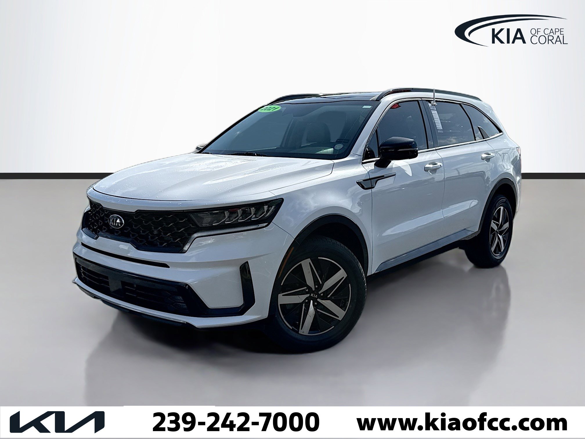 Used 2021 Kia Sorento EX w/ Panoramic Sunroof Package image 2