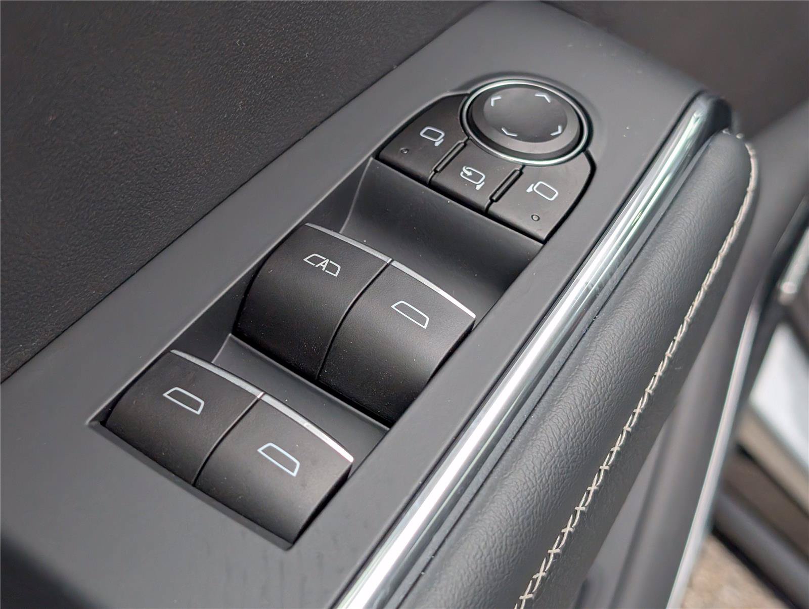 New 2026 GMC Acadia Denali w/ Super Cruise Package FWD image 15