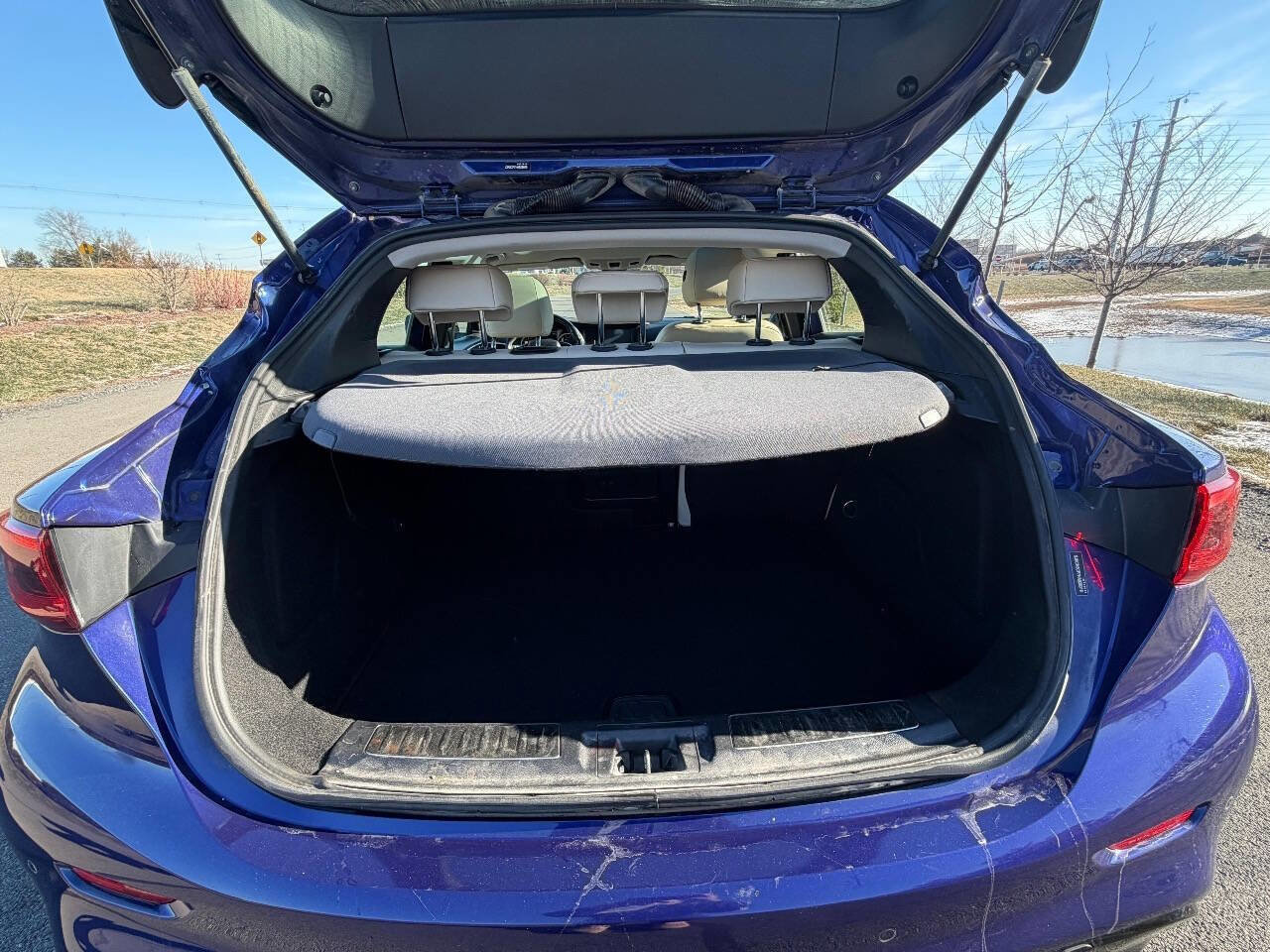 Used 2017 INFINITI QX30 Premium w/ Navigation Package image 17