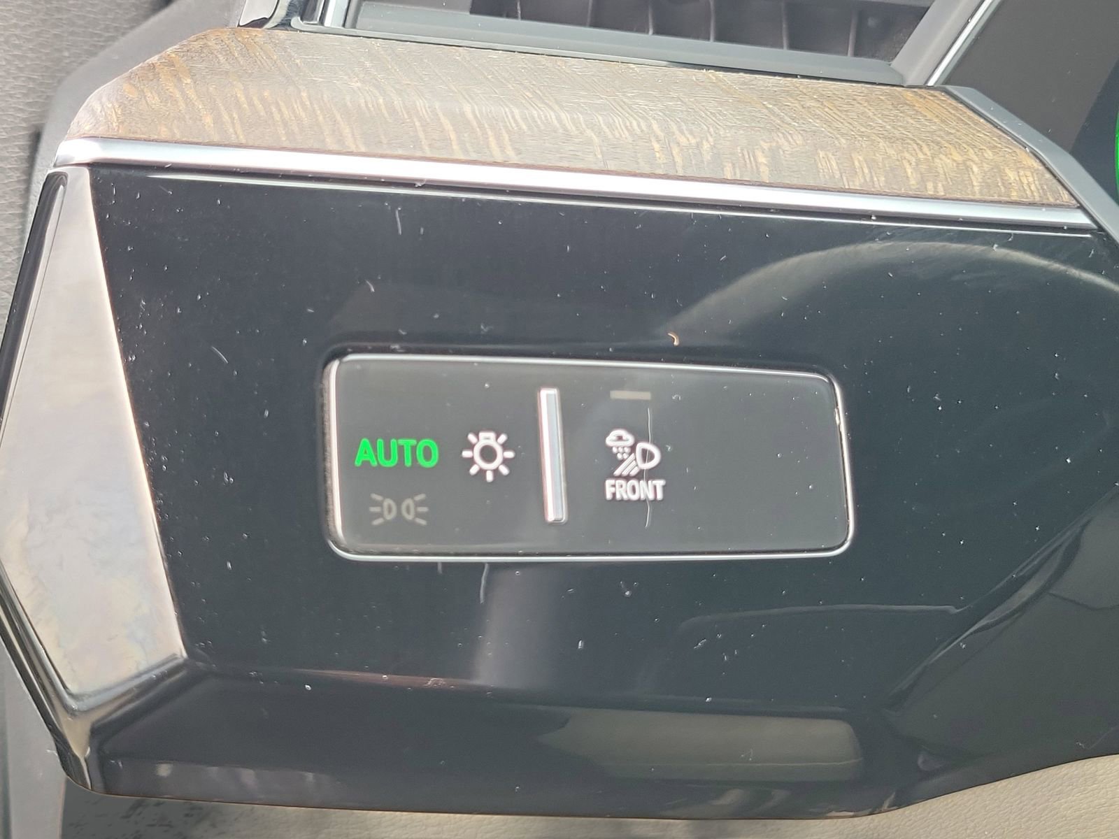 Used 2024 Audi Q8 e-tron Premium Plus w/ Premium Plus Package image 23