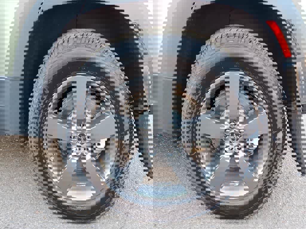 Used 2020 Land Rover Defender 110 HSE image 8