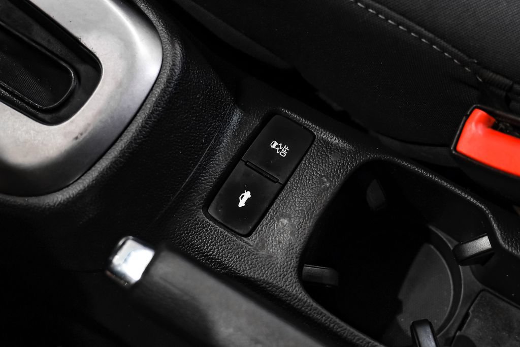 Used 2018 Chevrolet Sonic LT FWD image 24