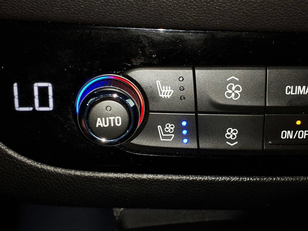 Used 2021 Buick Enclave Premium w/ Sun and Sites Package FWD image 17