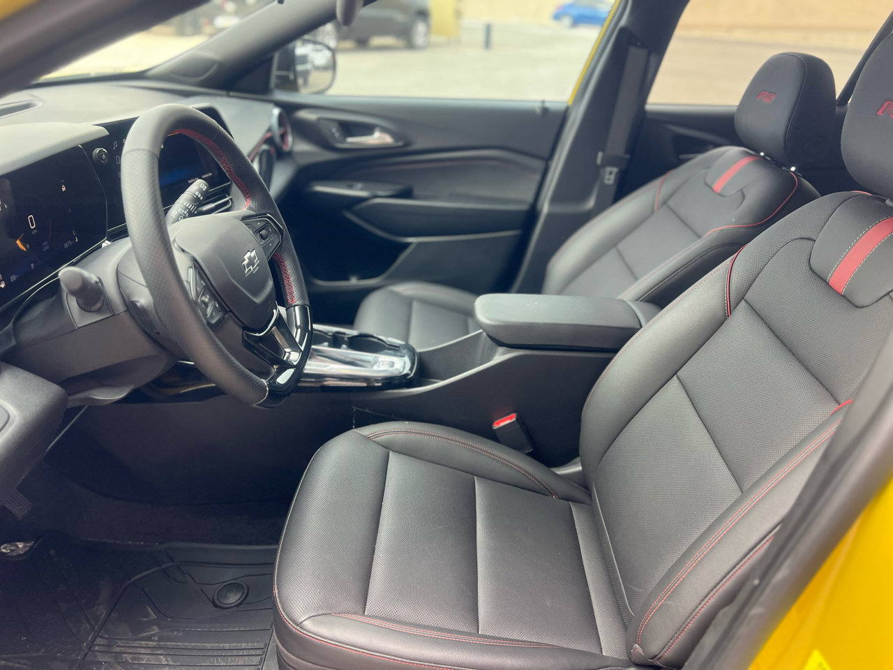 Used 2025 Chevrolet Trax RS w/ Driver Confidence Package image 21