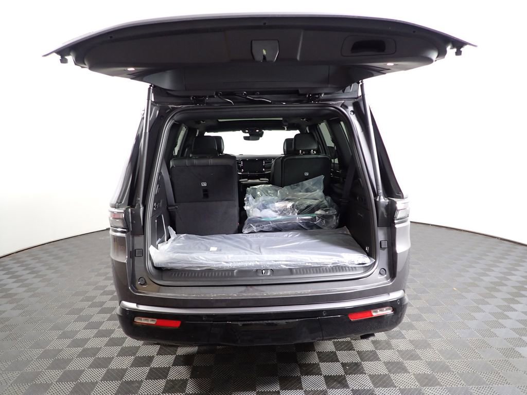 New 2026 Jeep Grand Wagoneer Limited AWD/4WD image 16
