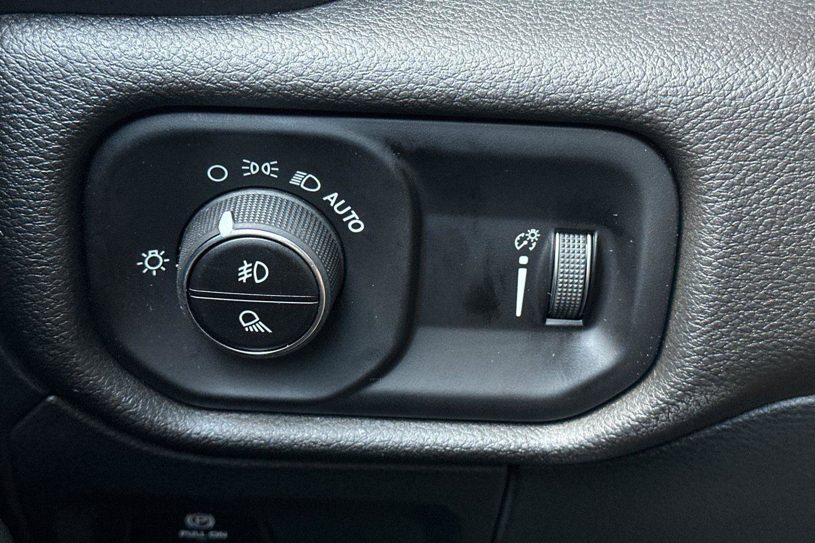 New 2026 RAM 1500 Classic Warlock image 21