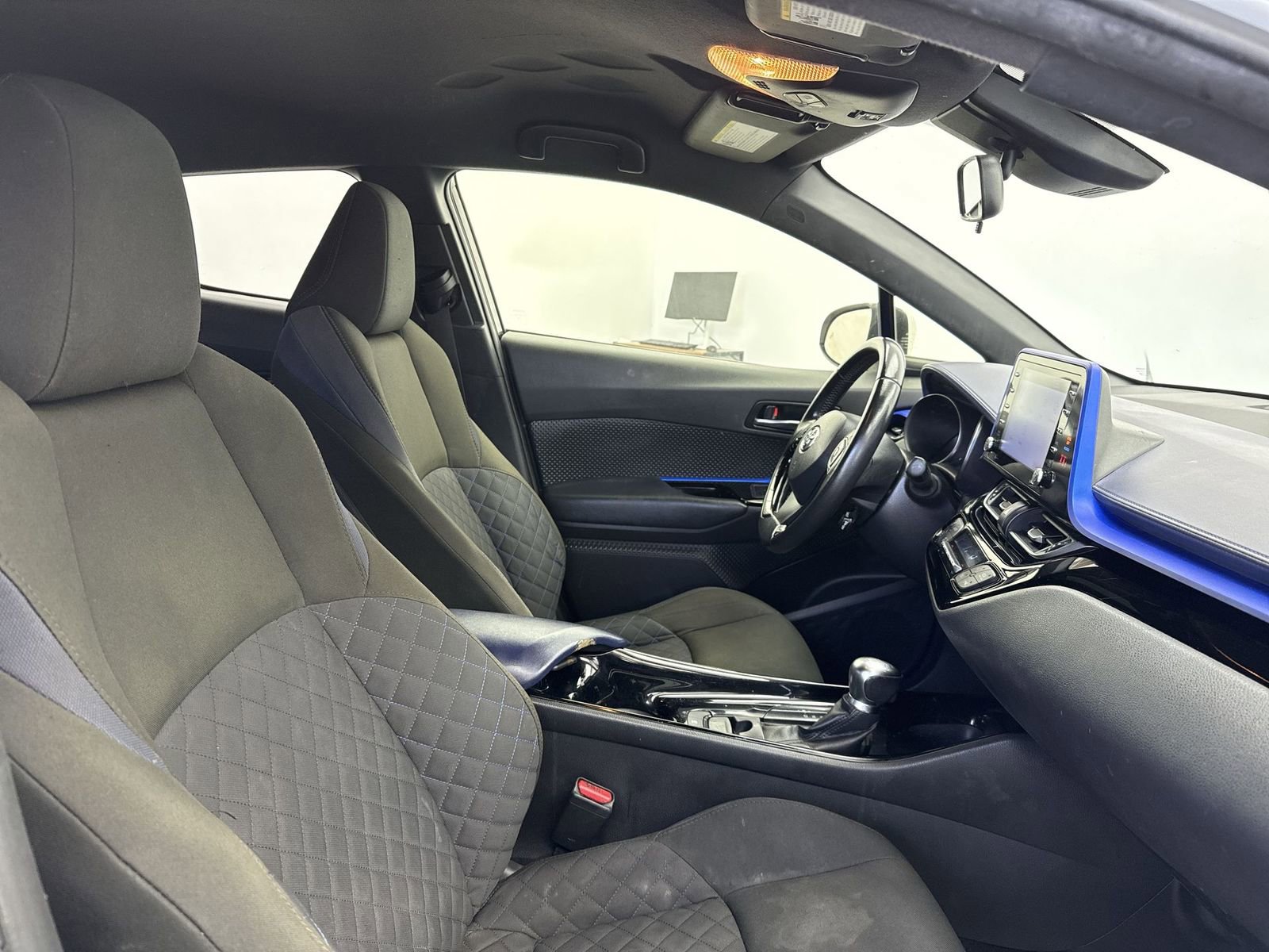 Used 2021 Toyota C-HR XLE image 32