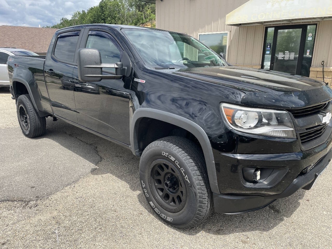 Used 2016 Chevrolet Colorado Z71 AWD/4WD image 2