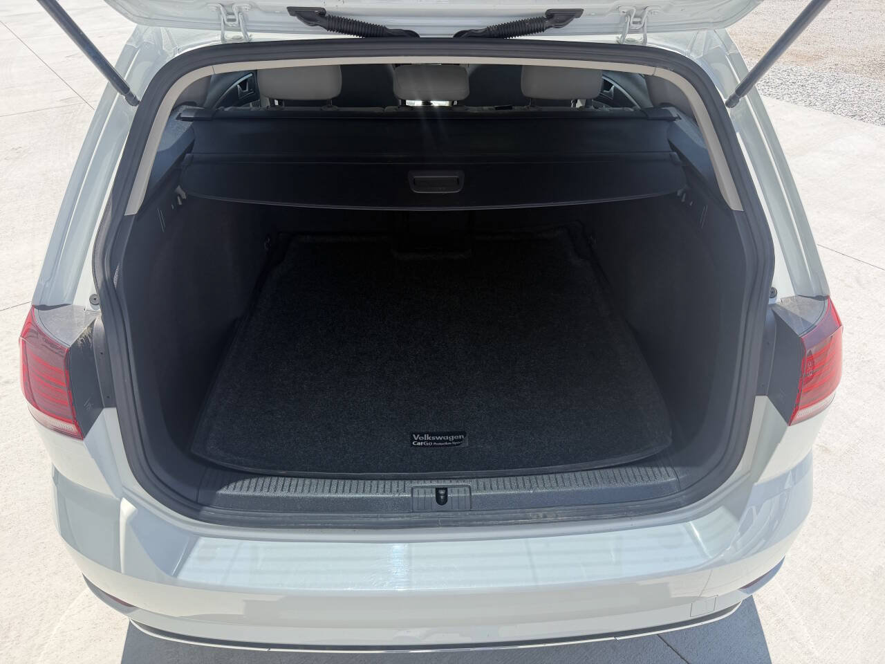 Used 2018 Volkswagen Golf S AWD/4WD image 7