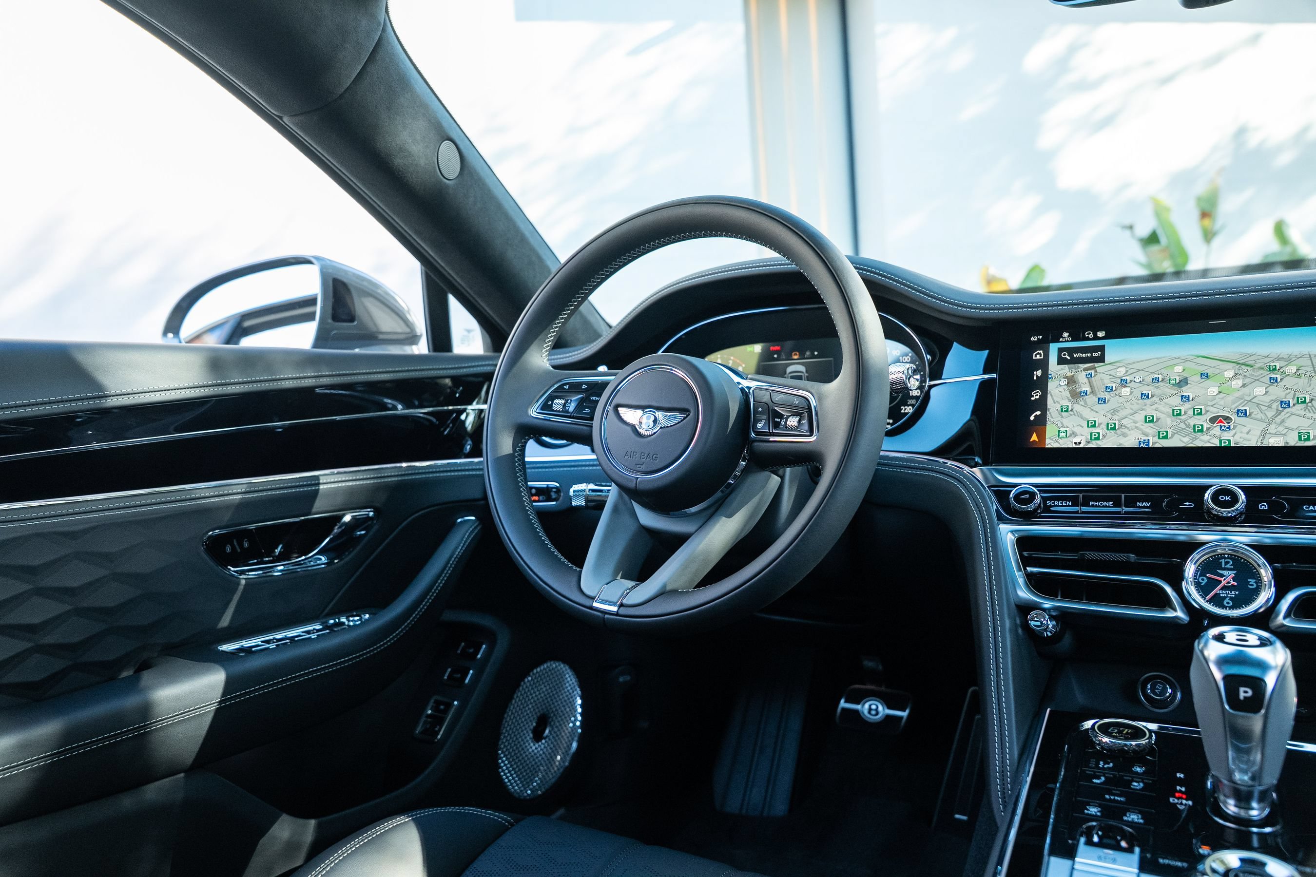 Certified 2025 Bentley Flying Spur Plug-In Hybrid AWD/4WD image 35