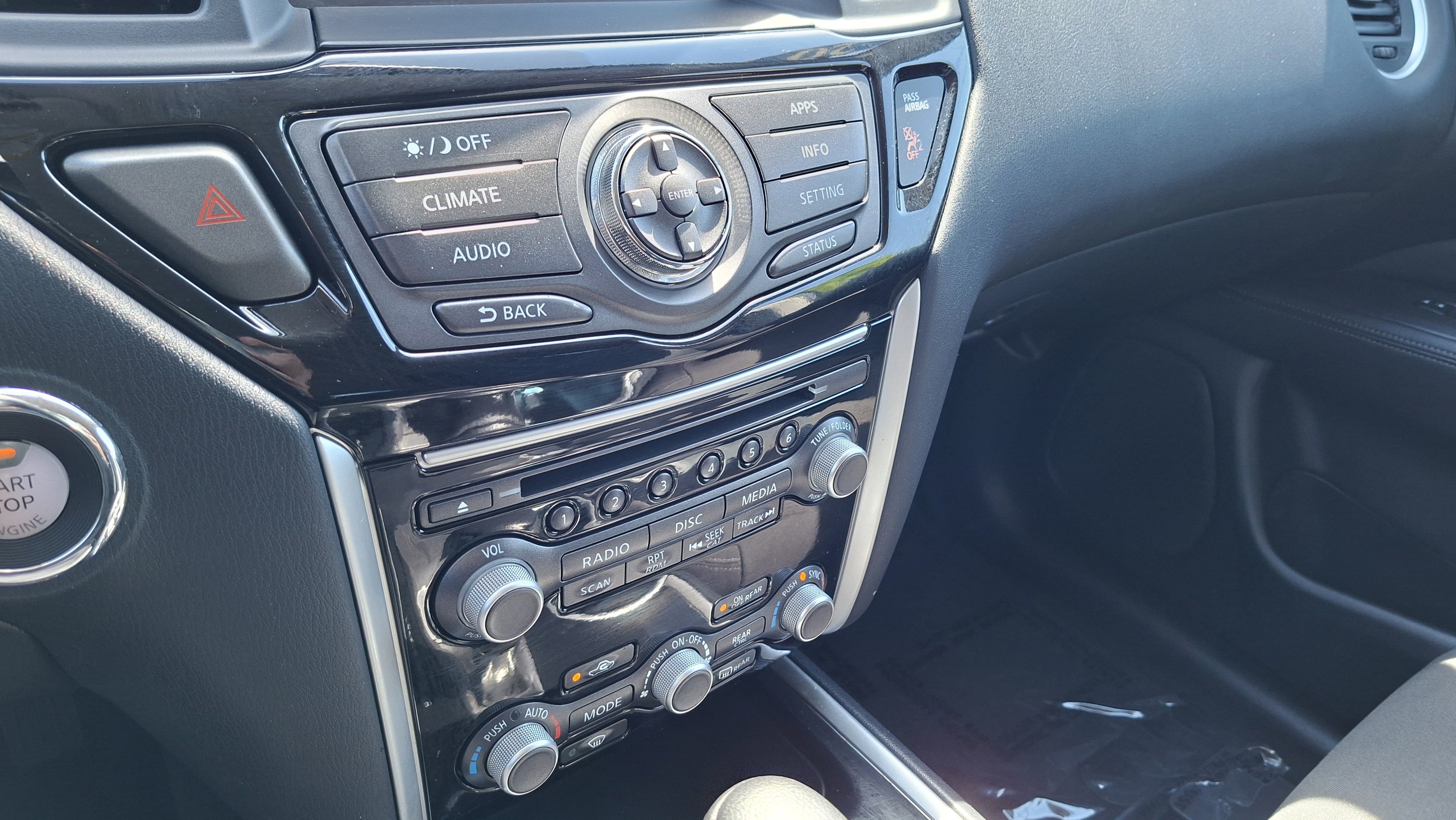 Certified 2020 Nissan Pathfinder SV image 15