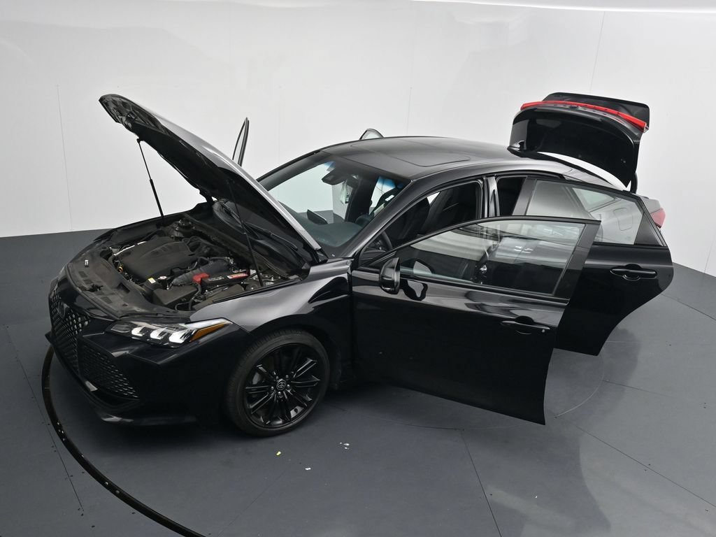 Used 2021 Toyota Avalon XSE FWD image 38