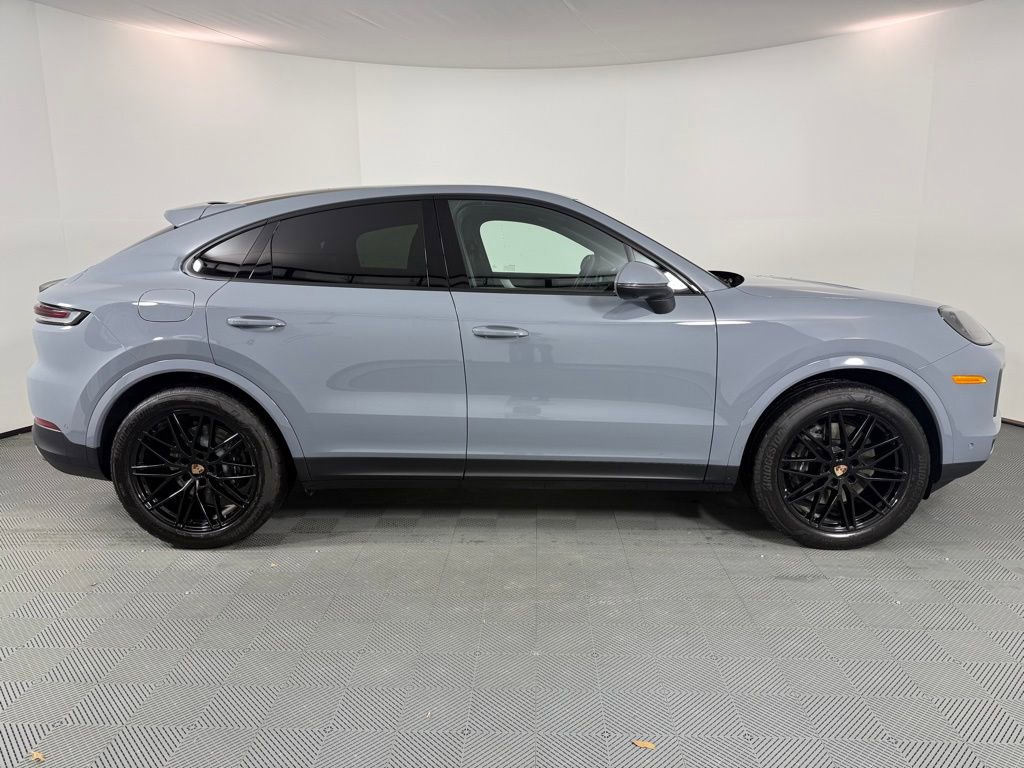Certified 2025 Porsche Cayenne Coupe image 8