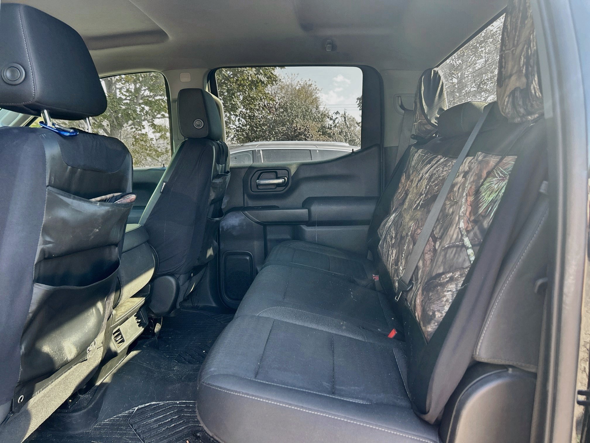Used 2023 Chevrolet Silverado 1500 Custom Trail Boss w/ LPO, Dark Essentials Package AWD/4WD image 8