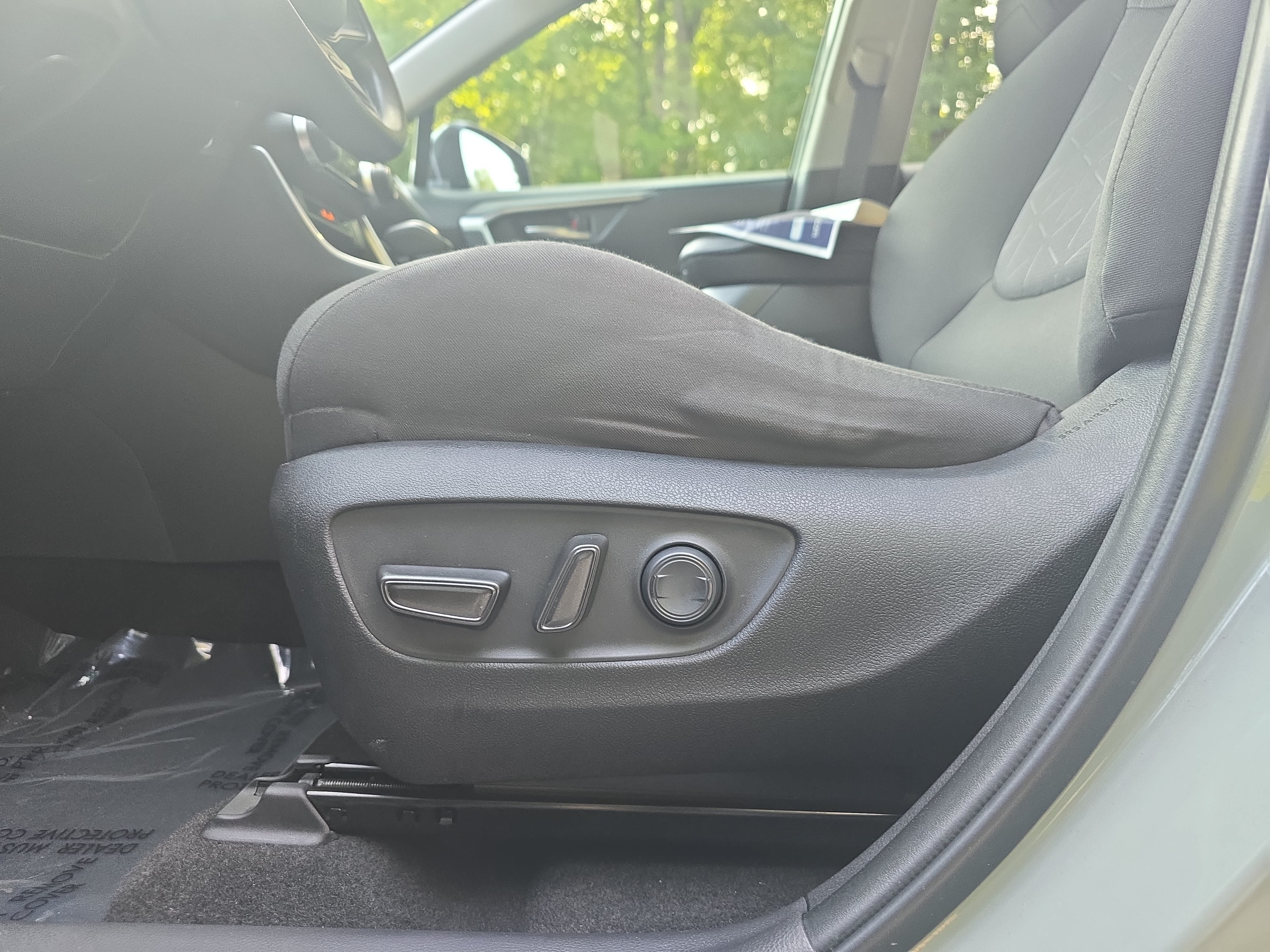 Used 2023 Toyota RAV4 XLE AWD/4WD image 26