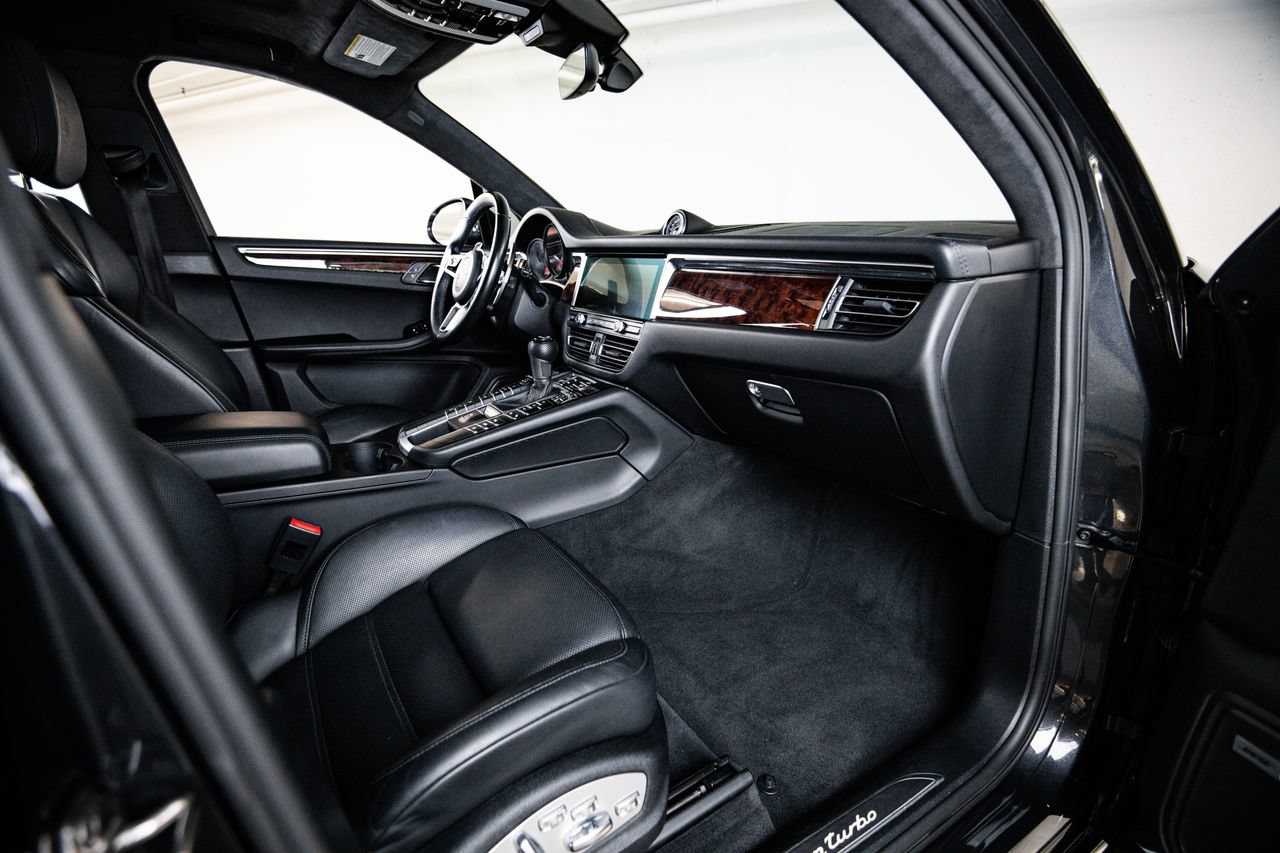 Certified 2021 Porsche Macan Turbo AWD/4WD image 28