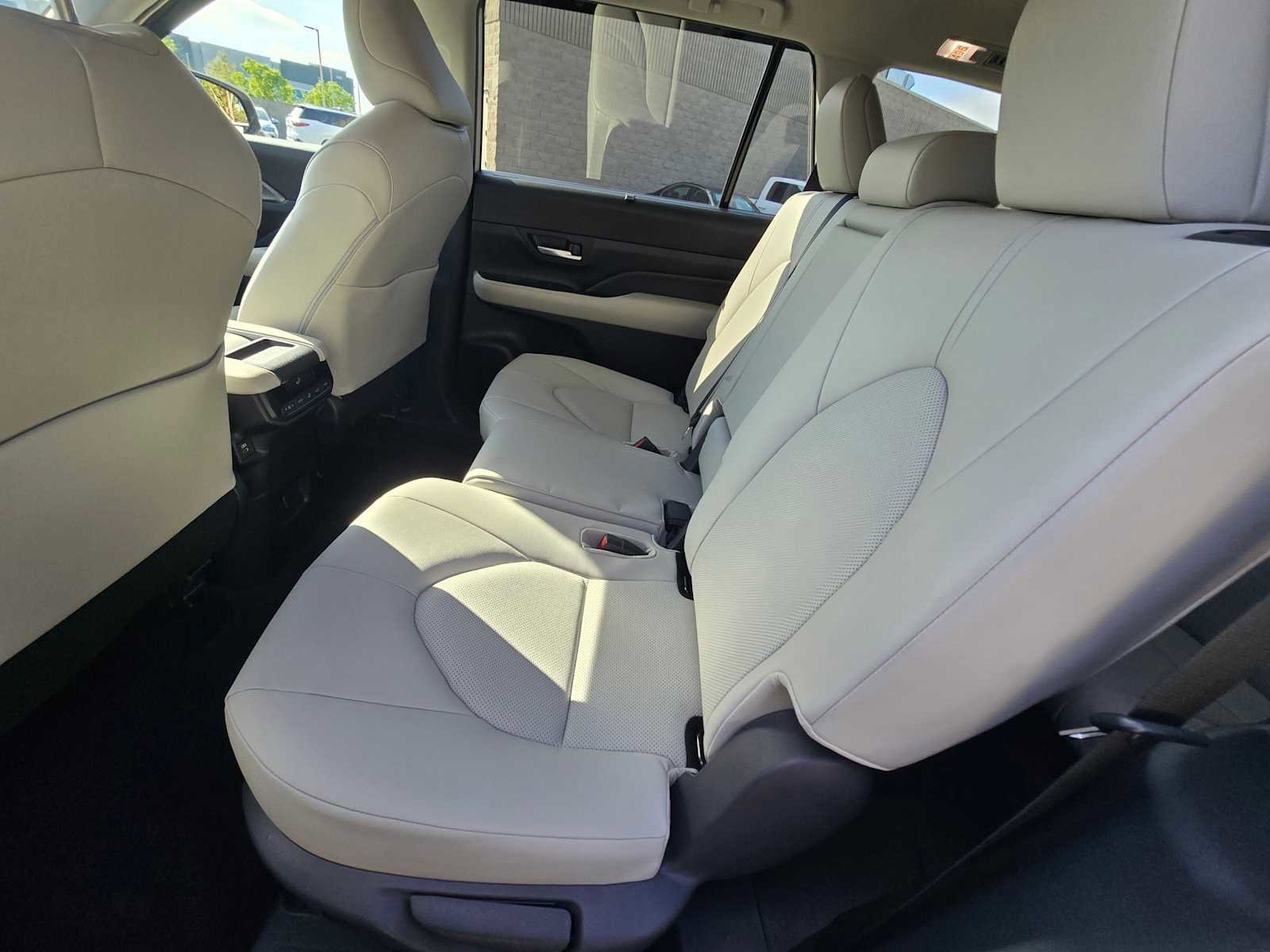 Used 2024 Toyota Grand Highlander XLE image 21