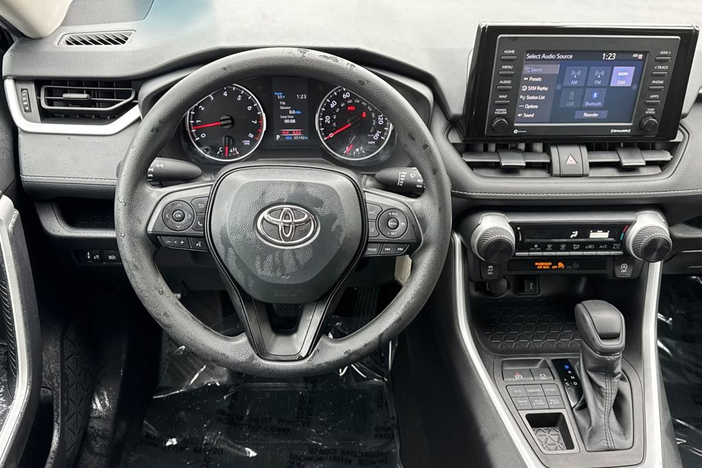 Used 2022 Toyota RAV4 LE image 15