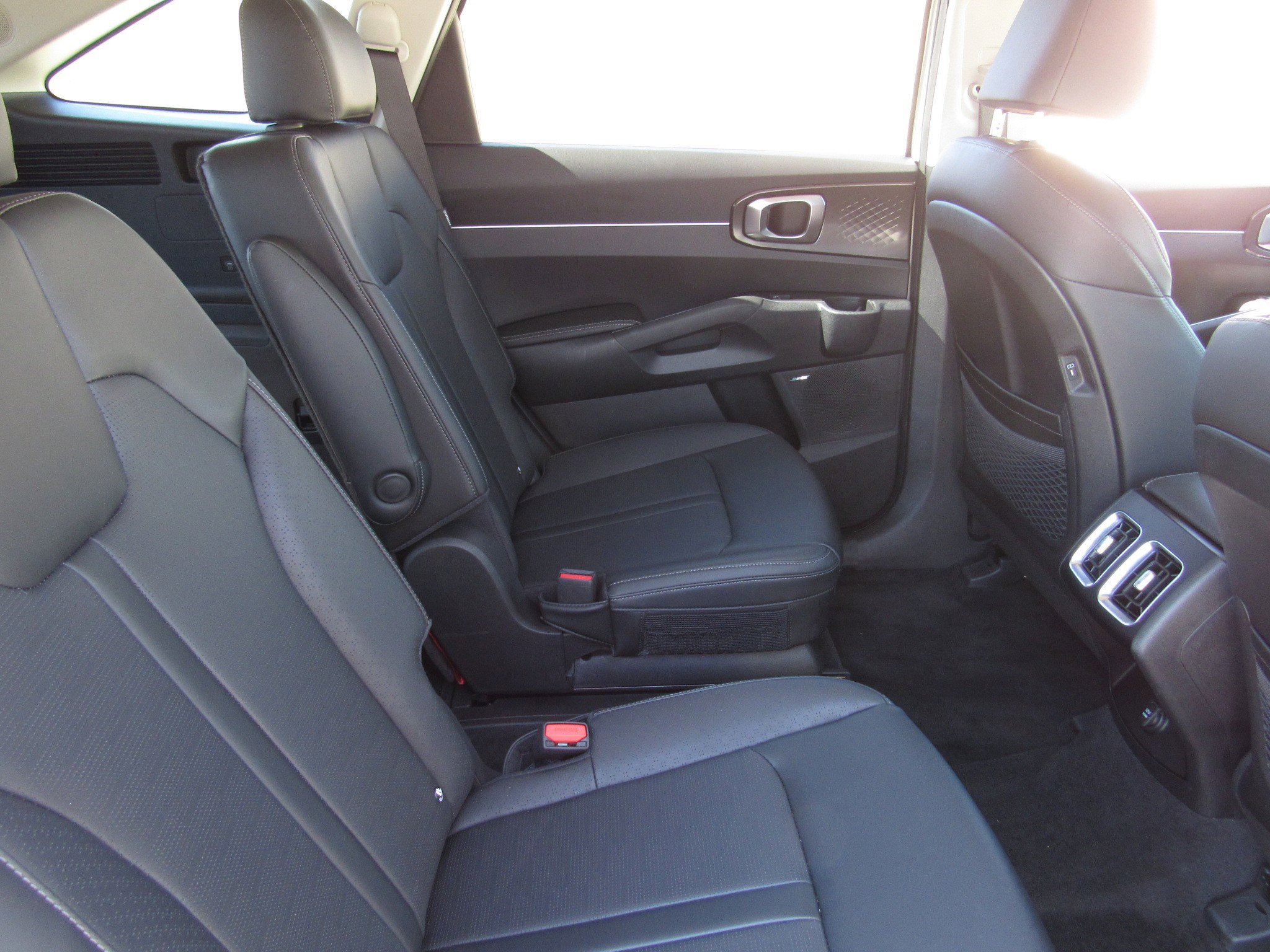 Used 2026 Kia Sorento EX w/ EX Premium Package FWD image 12