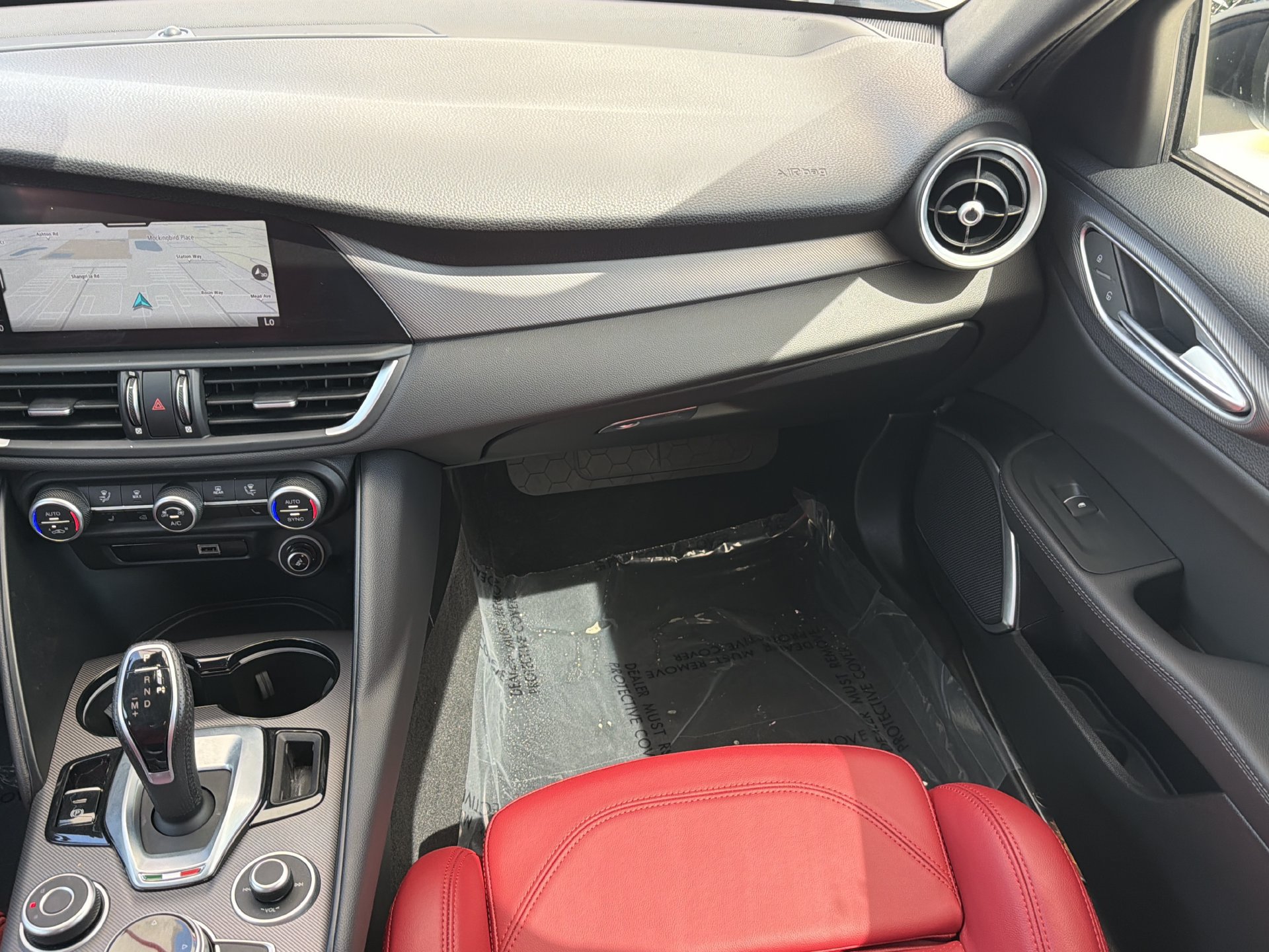 Used 2022 Alfa Romeo Giulia Veloce RWD image 16