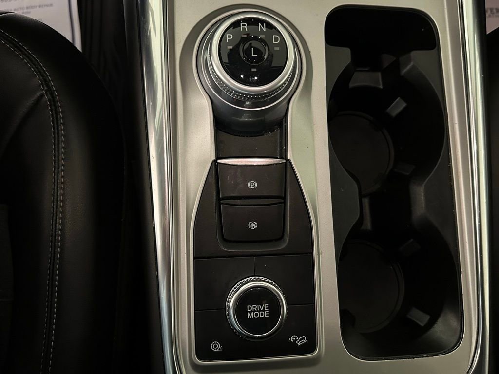 Used 2023 Ford Explorer XLT w/ Equipment Group 202A image 22
