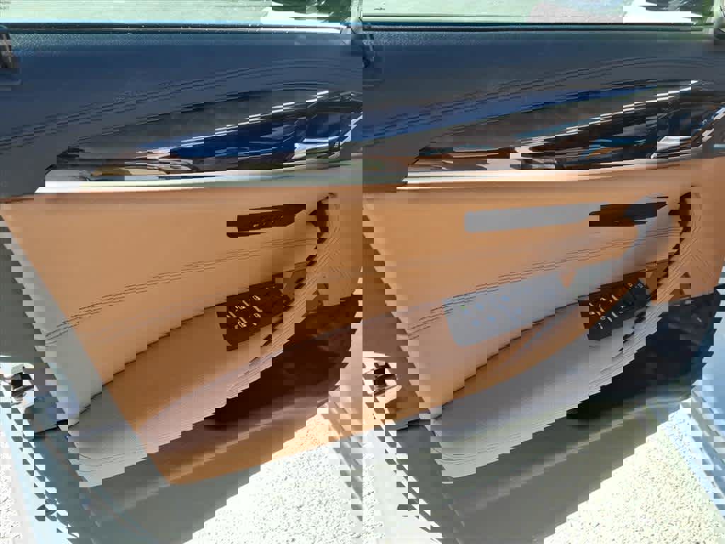 Used 2020 BMW 540i xDrive w/ Executive Package image 9