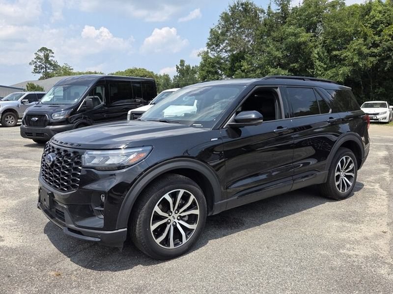 Used 2025 Ford Explorer ST-Line AWD/4WD image 4