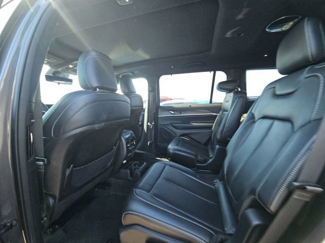 Used 2024 Jeep Grand Cherokee L Limited w/ Luxury Tech Group II AWD/4WD image 11
